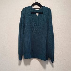 Oversized v-neck sweater